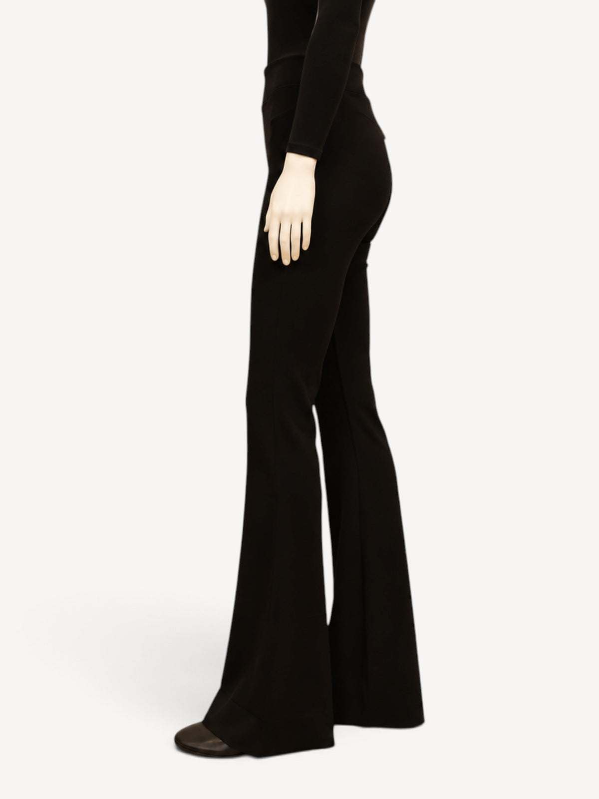 WST 433 | Black