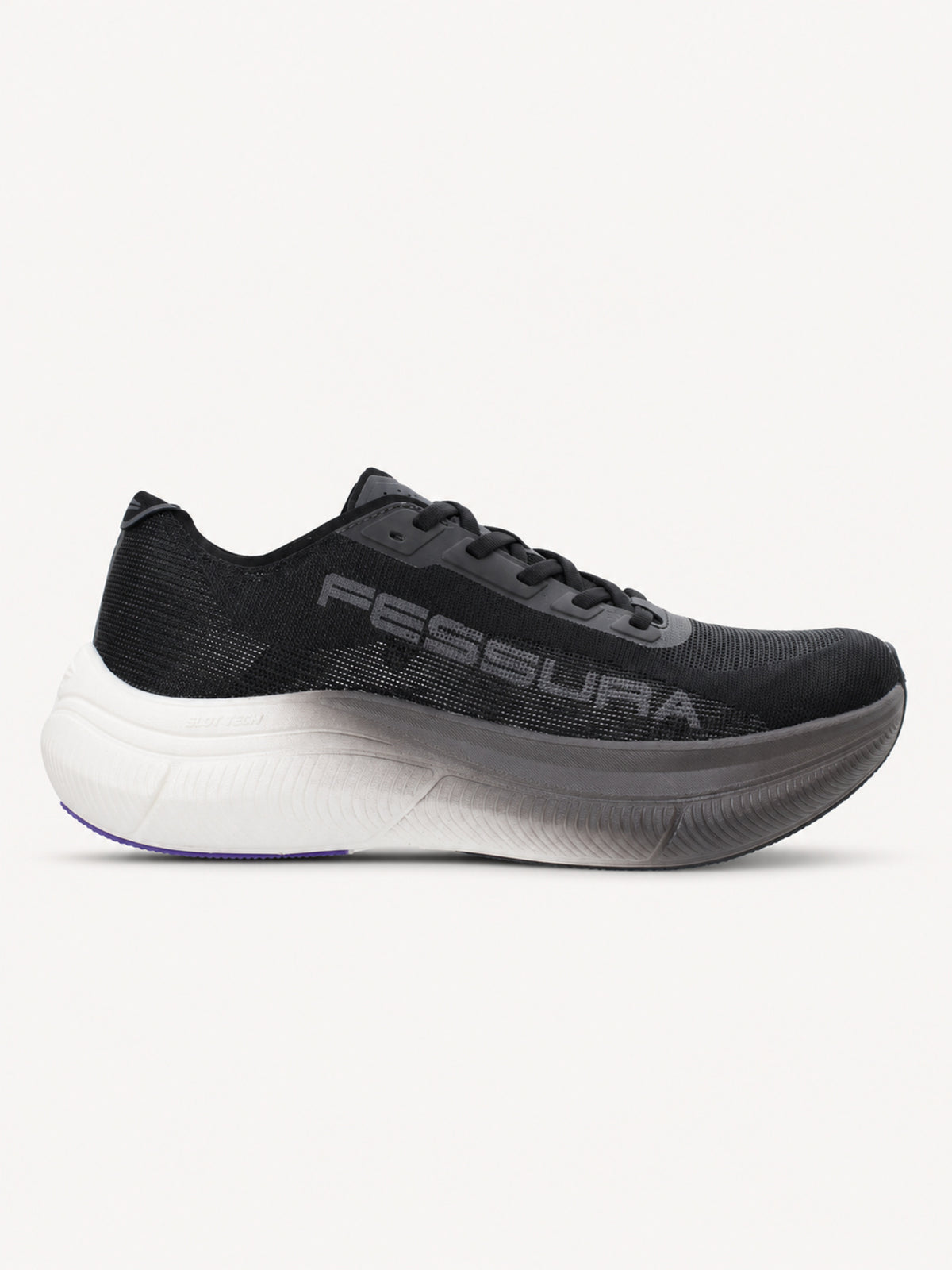 Fessura Race 01 Black with light contrasting sole — side view