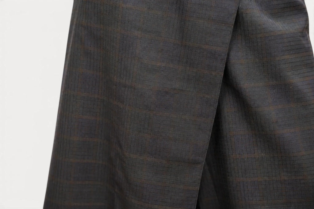 Wrap Short | Navy Tartan