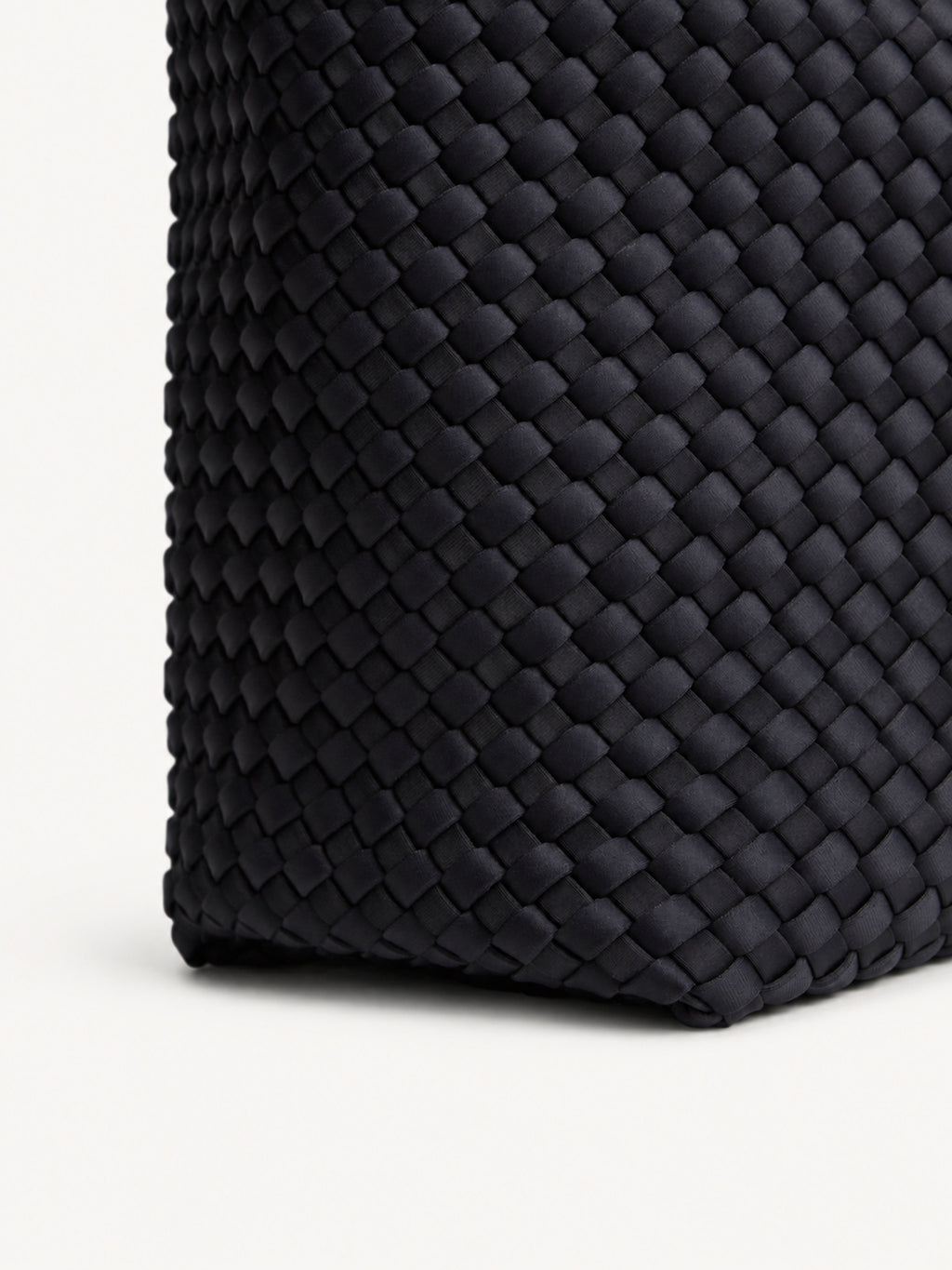 Marrea Large Bucket | Almost Midnight – detail view