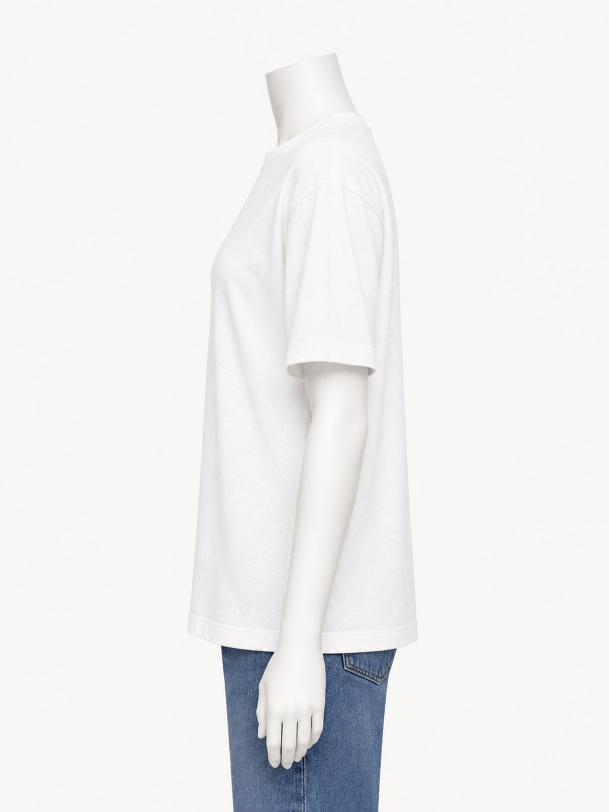 Extreme Cashmere N.269 Rik in snow — side view