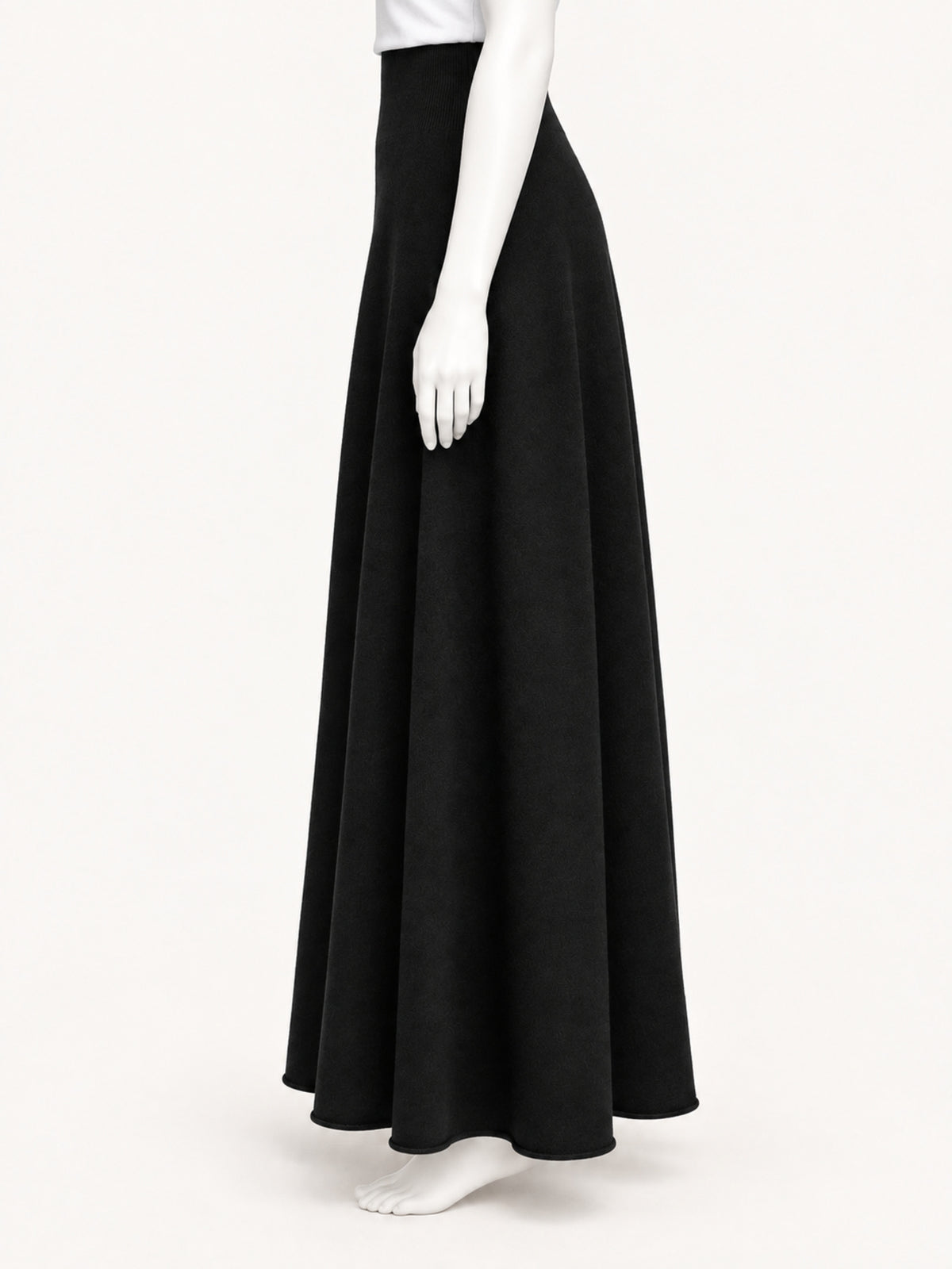 Extreme Cashmere N.498 Grace in black — side view