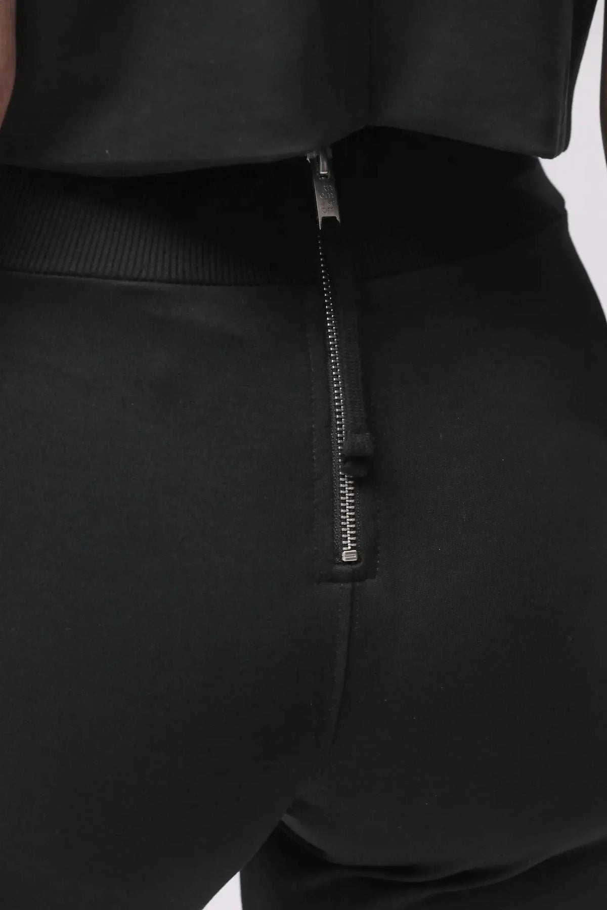 Thom Krom WTS 433 | Black